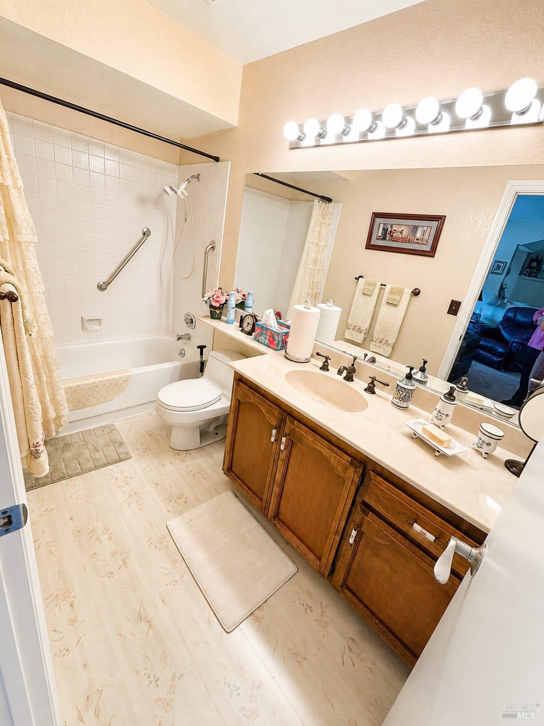 840 Hudis Street Rohnert Park CA 94928