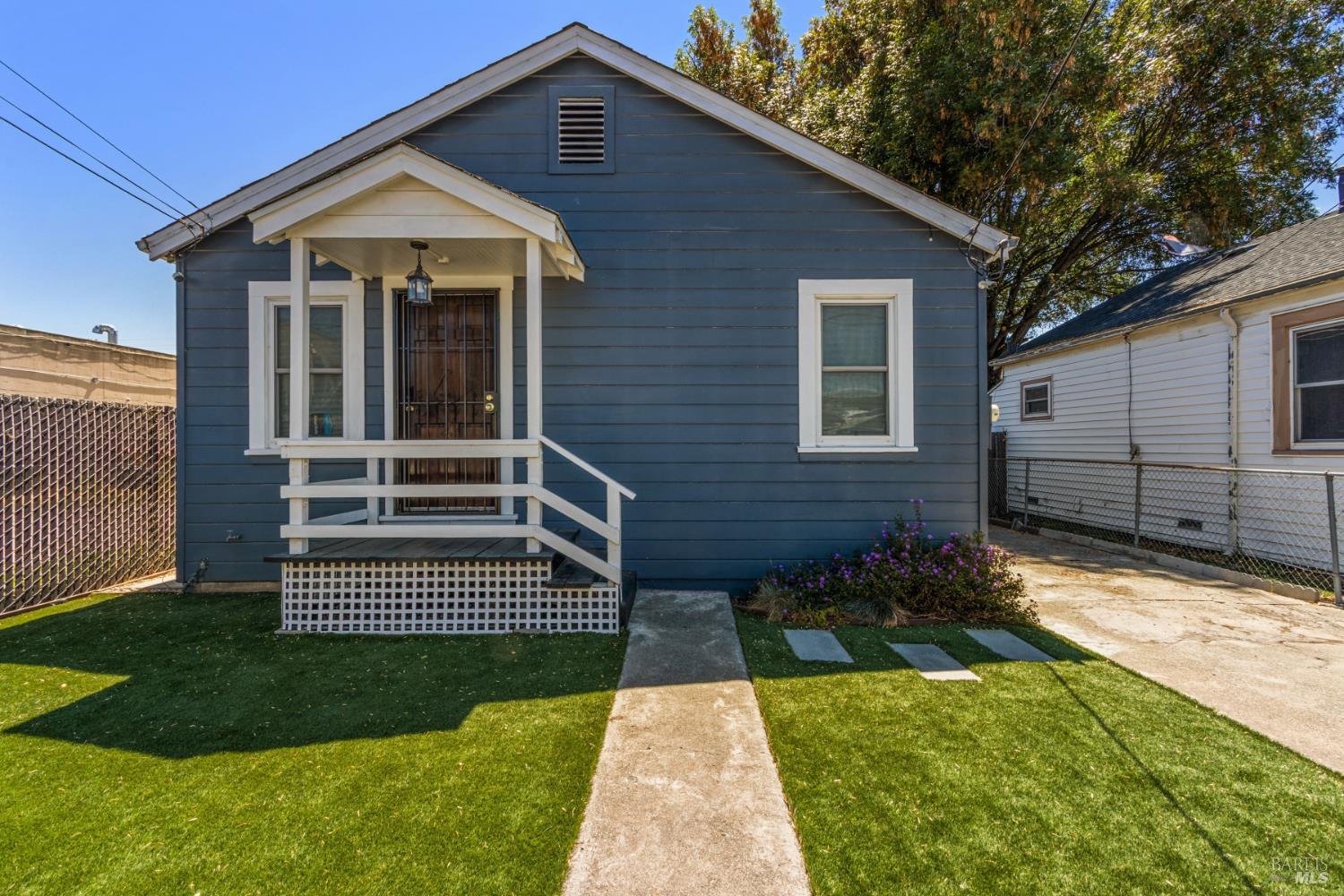 10017 Pippin Street Oakland CA 94603