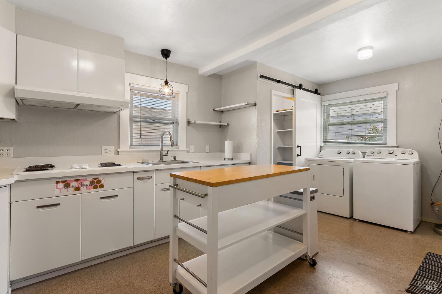 10017 Pippin Street Oakland CA 94603