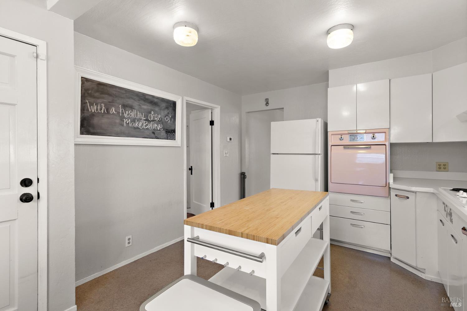 10017 Pippin Street Oakland CA 94603