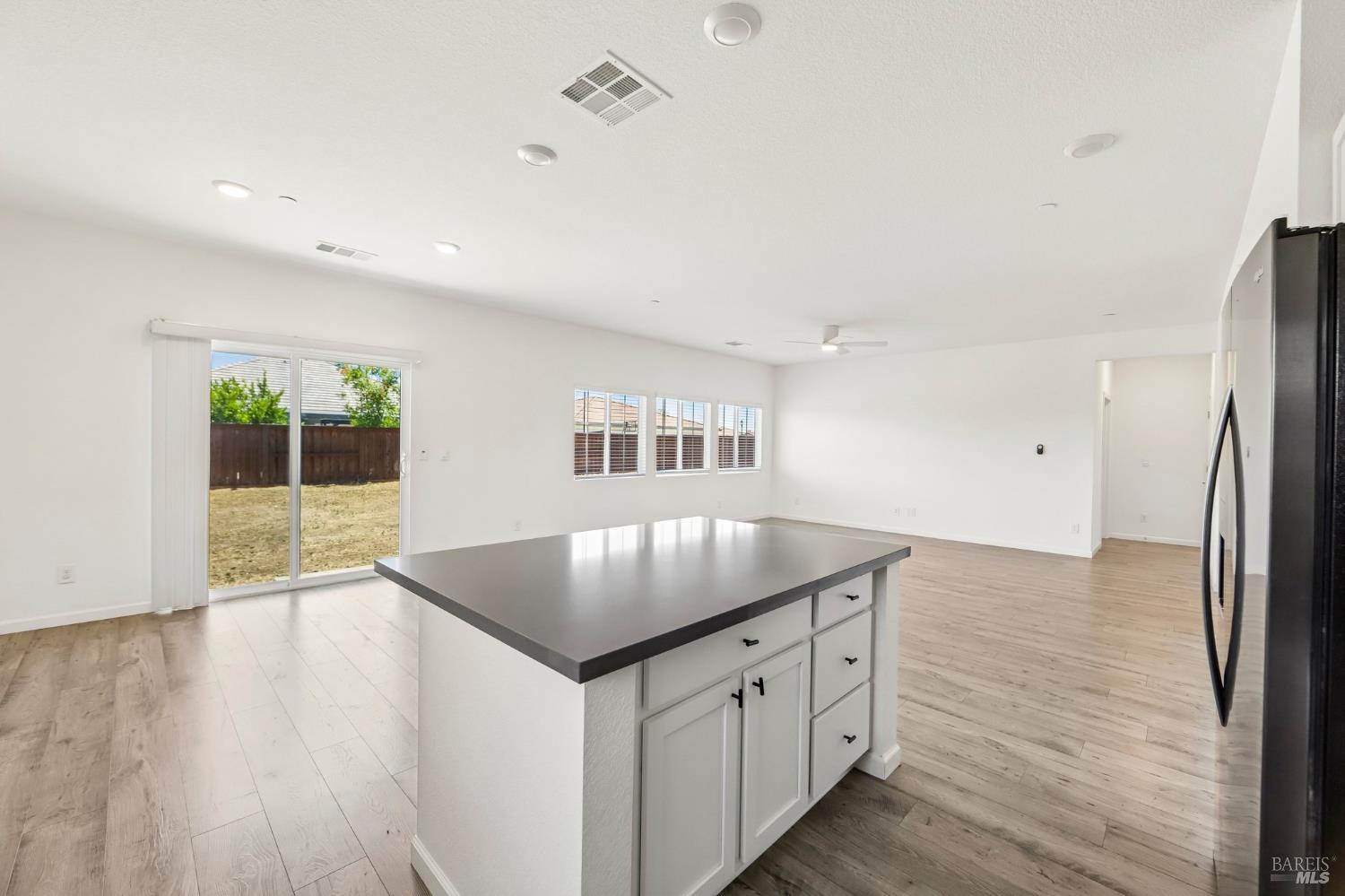 635 Honey Bee Road Dixon CA 95620
