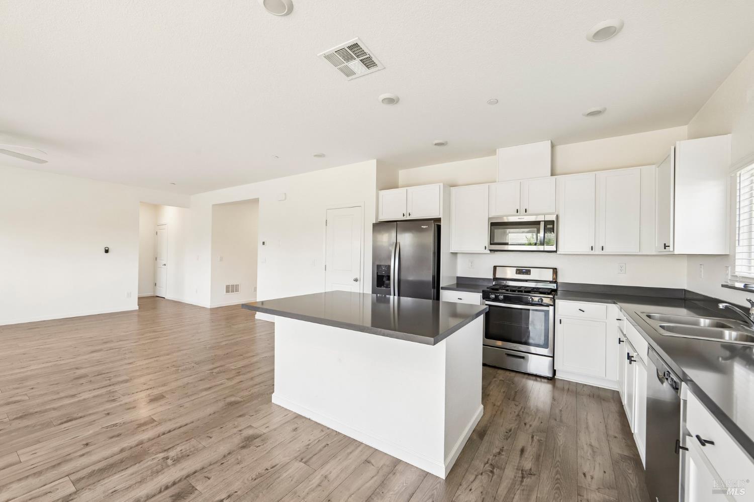 635 Honey Bee Road Dixon CA 95620