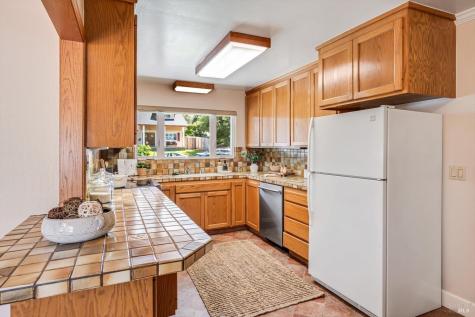 957 Mcnear Avenue Petaluma CA 94952