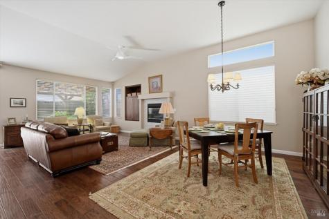 7237 16th Hole Drive Windsor CA 95492