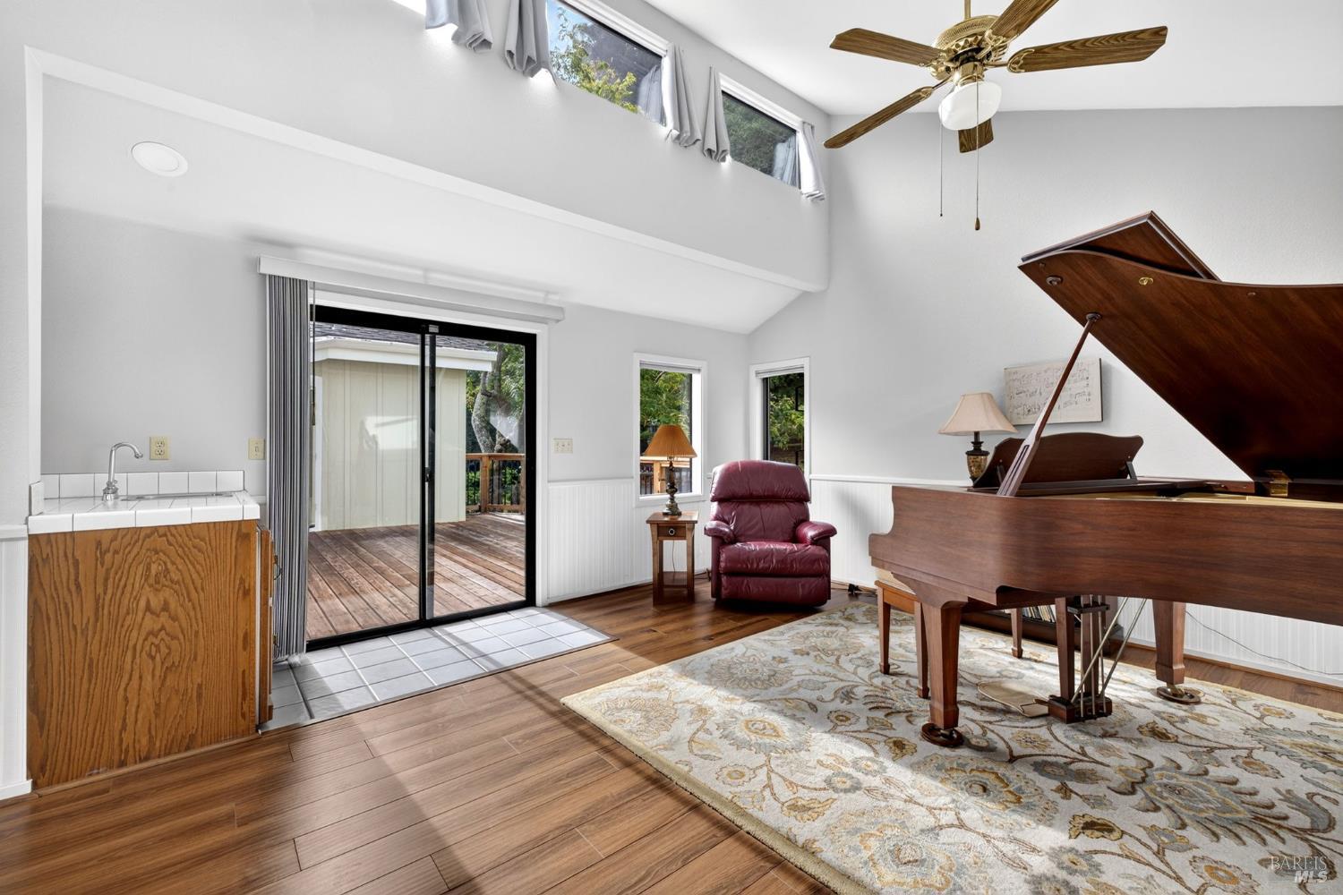 819 Jonive Road Sebastopol CA 95472