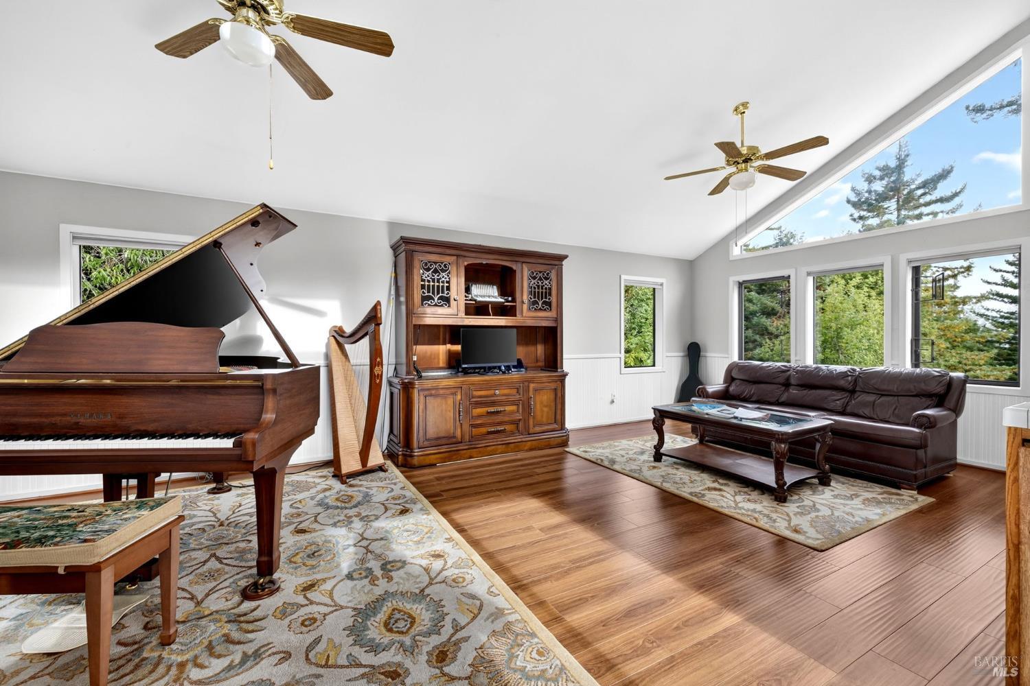 819 Jonive Road Sebastopol CA 95472