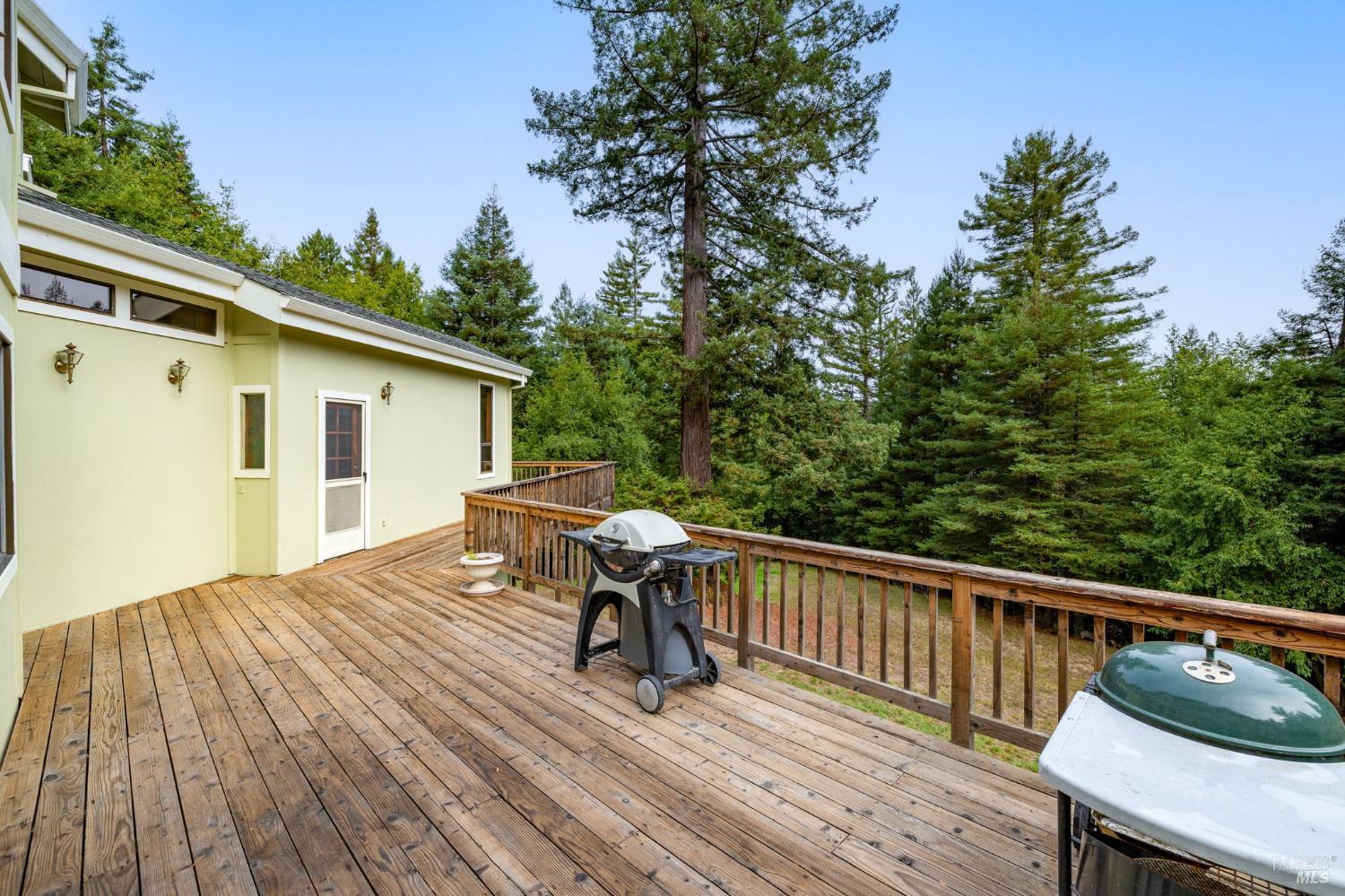 819 Jonive Road Sebastopol CA 95472