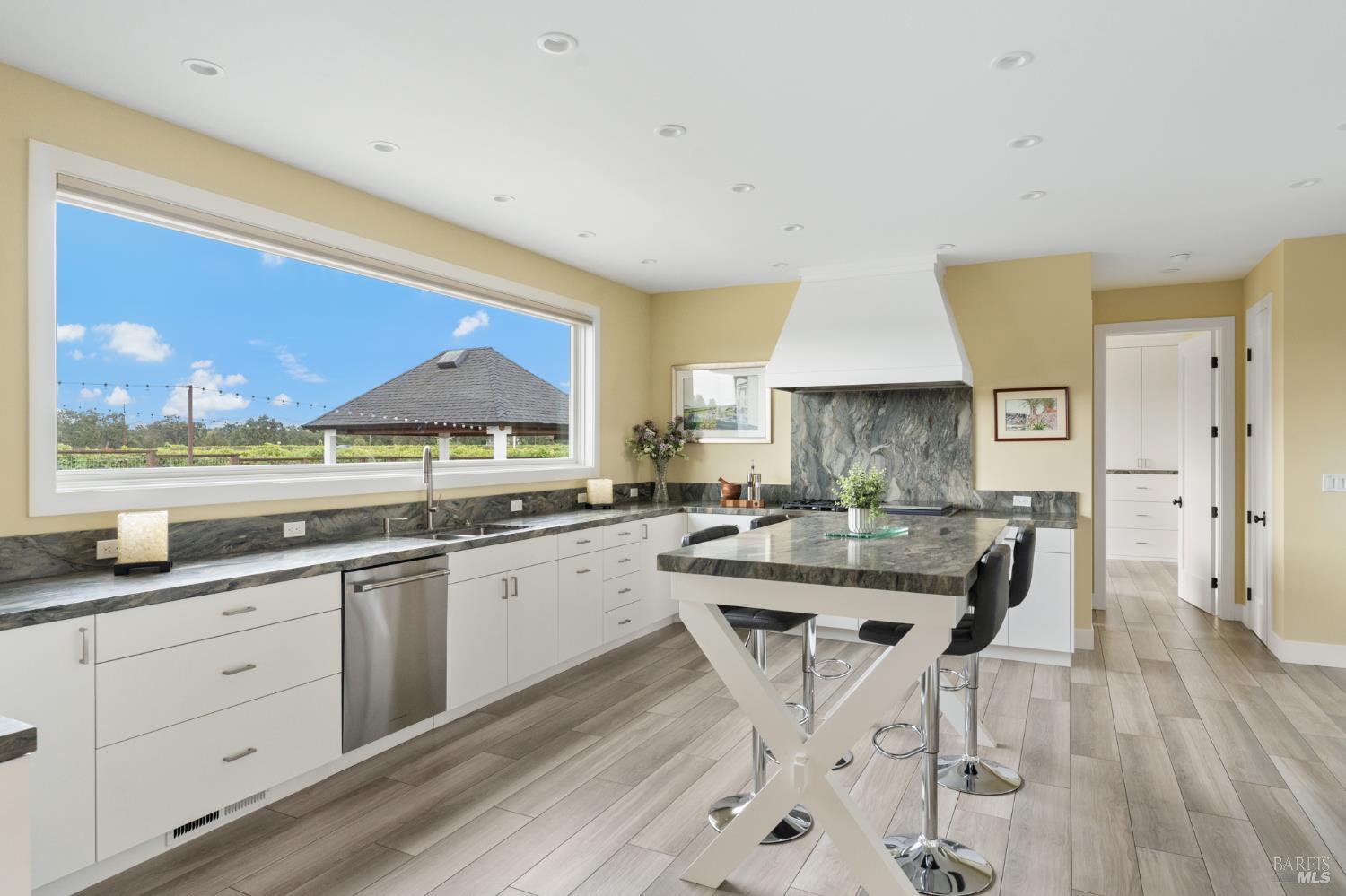 1626 Abramson Road Santa Rosa CA 95401