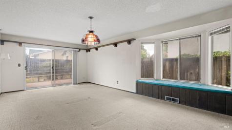 1917 Clydesdale Way Petaluma CA 94954