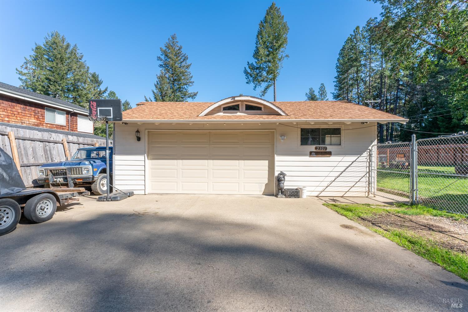 2301 North Road Laytonville CA 95454