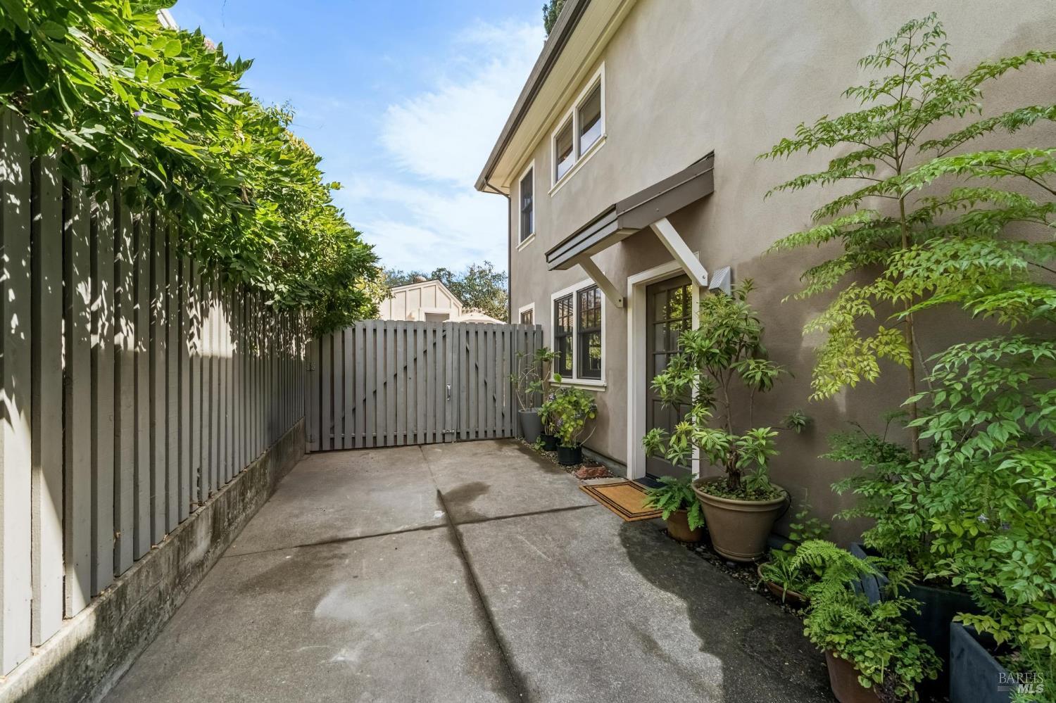 1033 Colusa Avenue Berkeley CA 94707