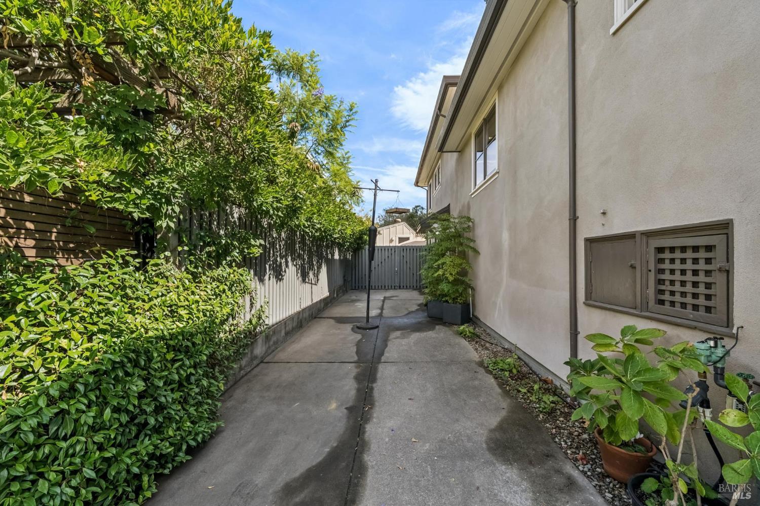 1033 Colusa Avenue Berkeley CA 94707