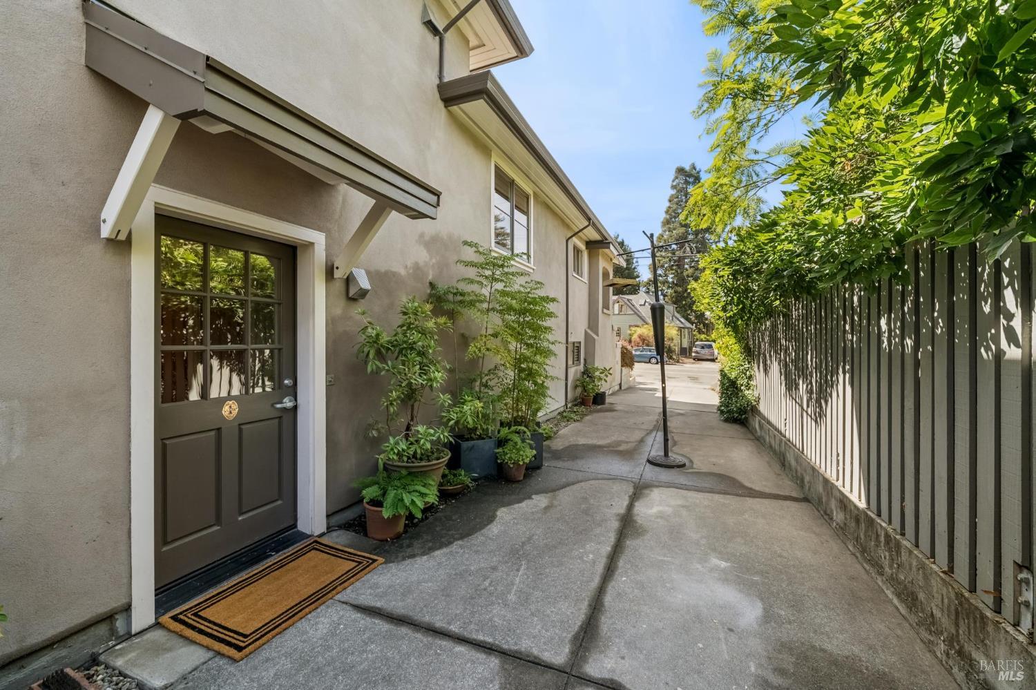 1033 Colusa Avenue Berkeley CA 94707