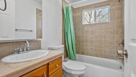 5036 Algiers Avenue Santa Rosa CA 95409