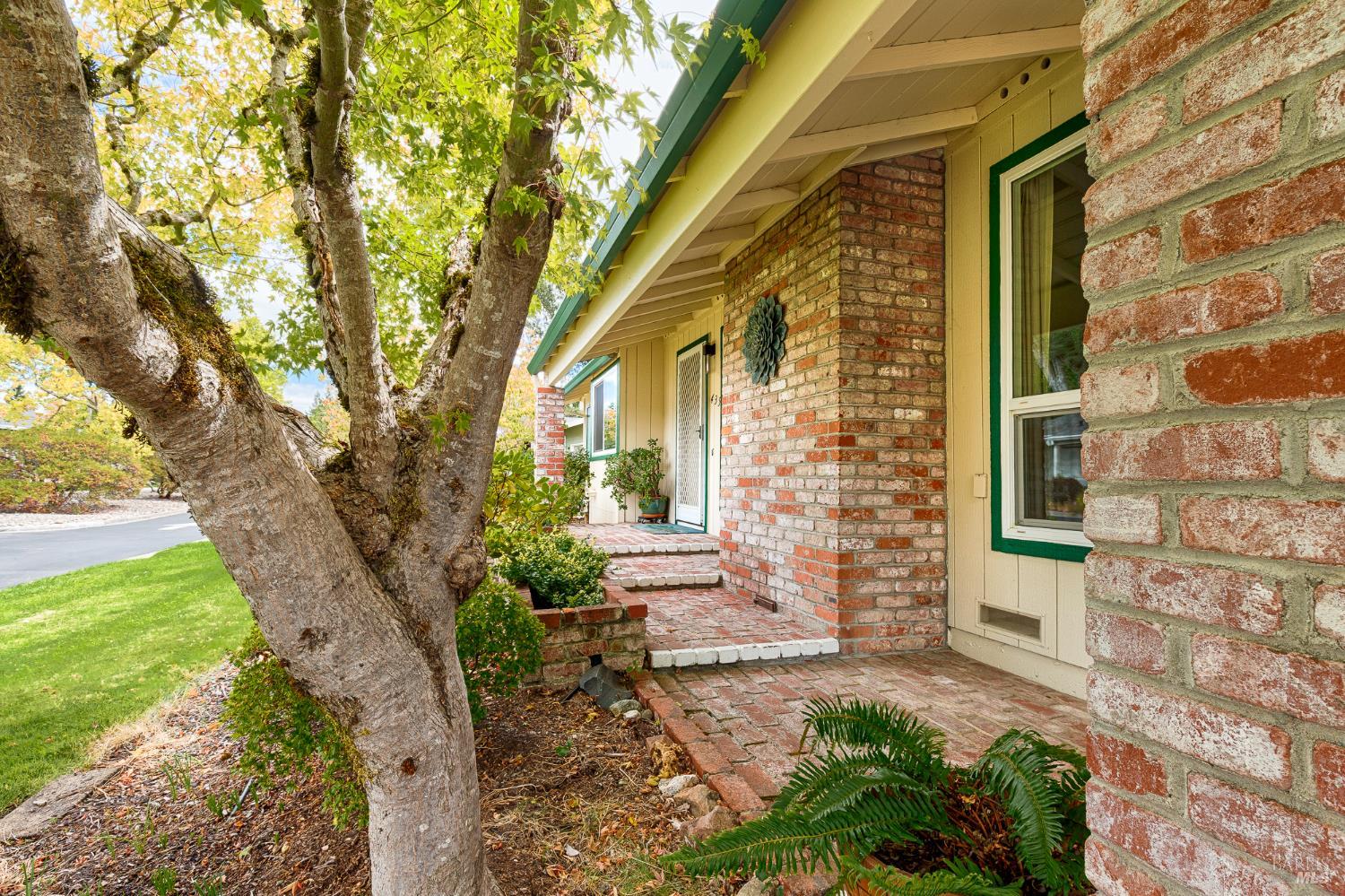 435 Meadowgreen Drive Santa Rosa CA 95409