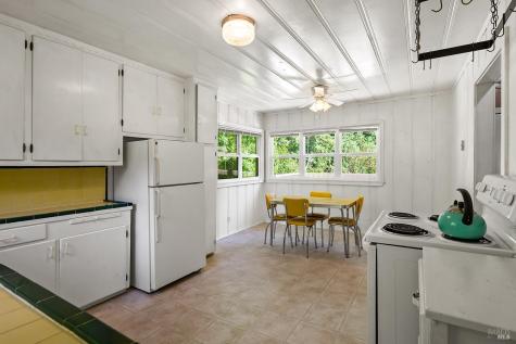10590 Grays Road Forestville CA 95436