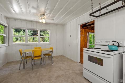 10590 Grays Road Forestville CA 95436