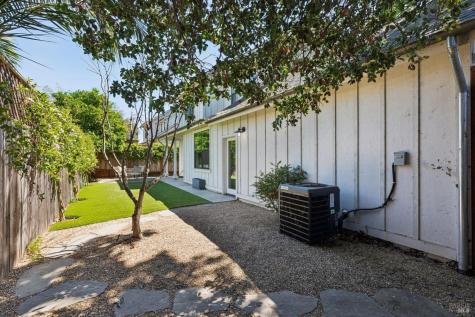 300 Hatchery Lane Sonoma CA 95476