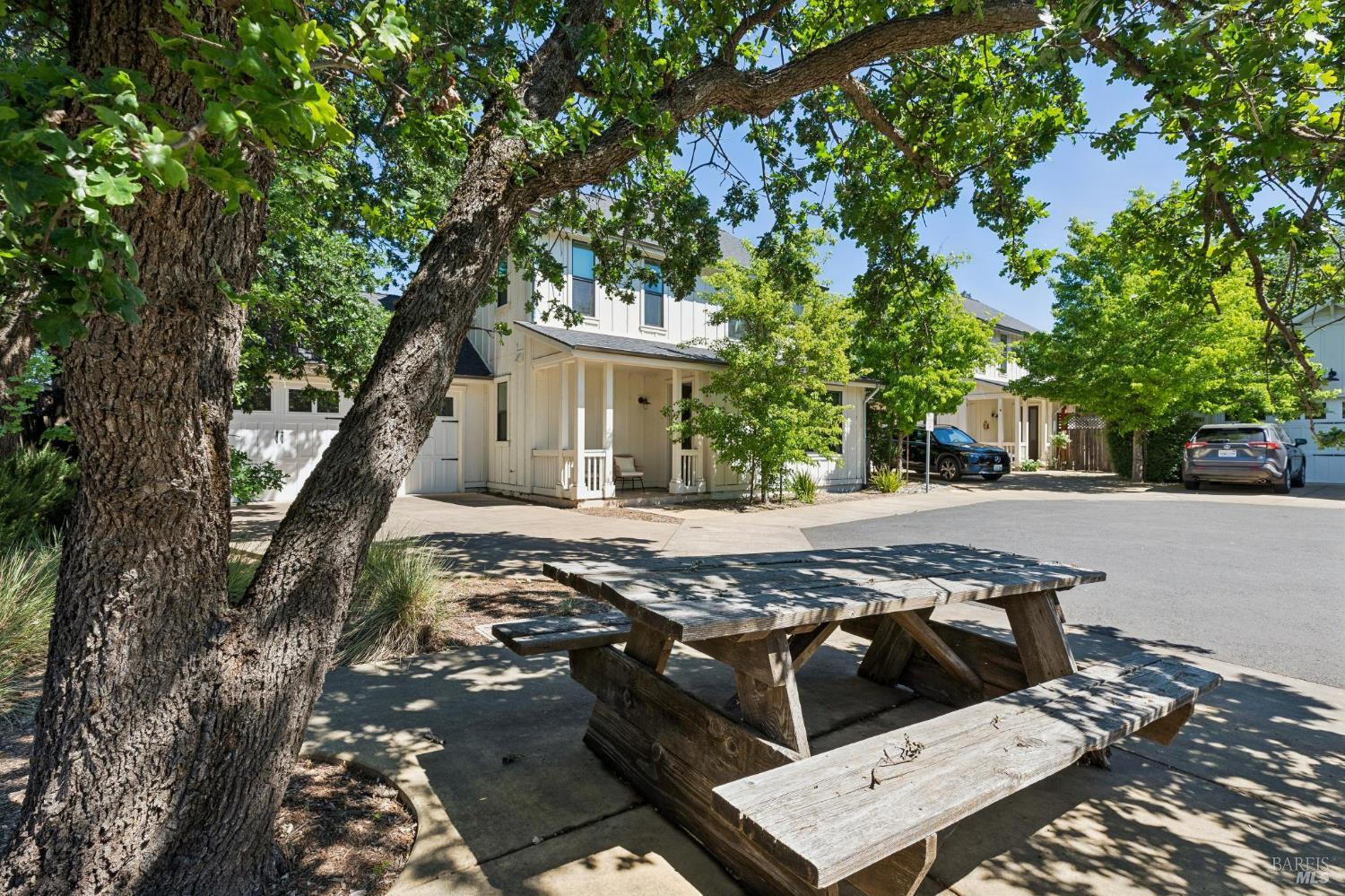 300 Hatchery Lane Sonoma CA 95476