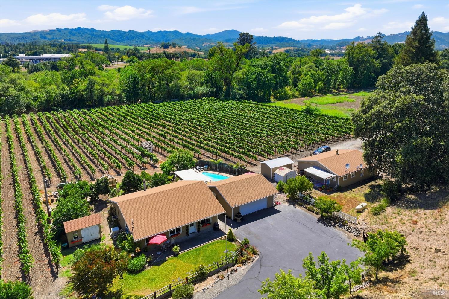 26069 River Road Cloverdale CA 95425