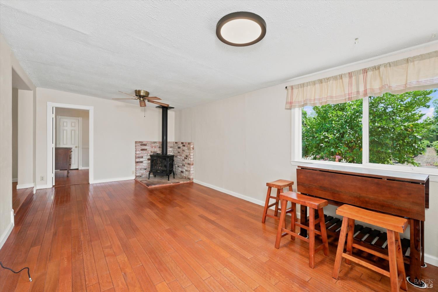 26069 River Road Cloverdale CA 95425