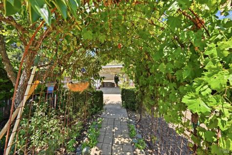 26069 River Road Cloverdale CA 95425