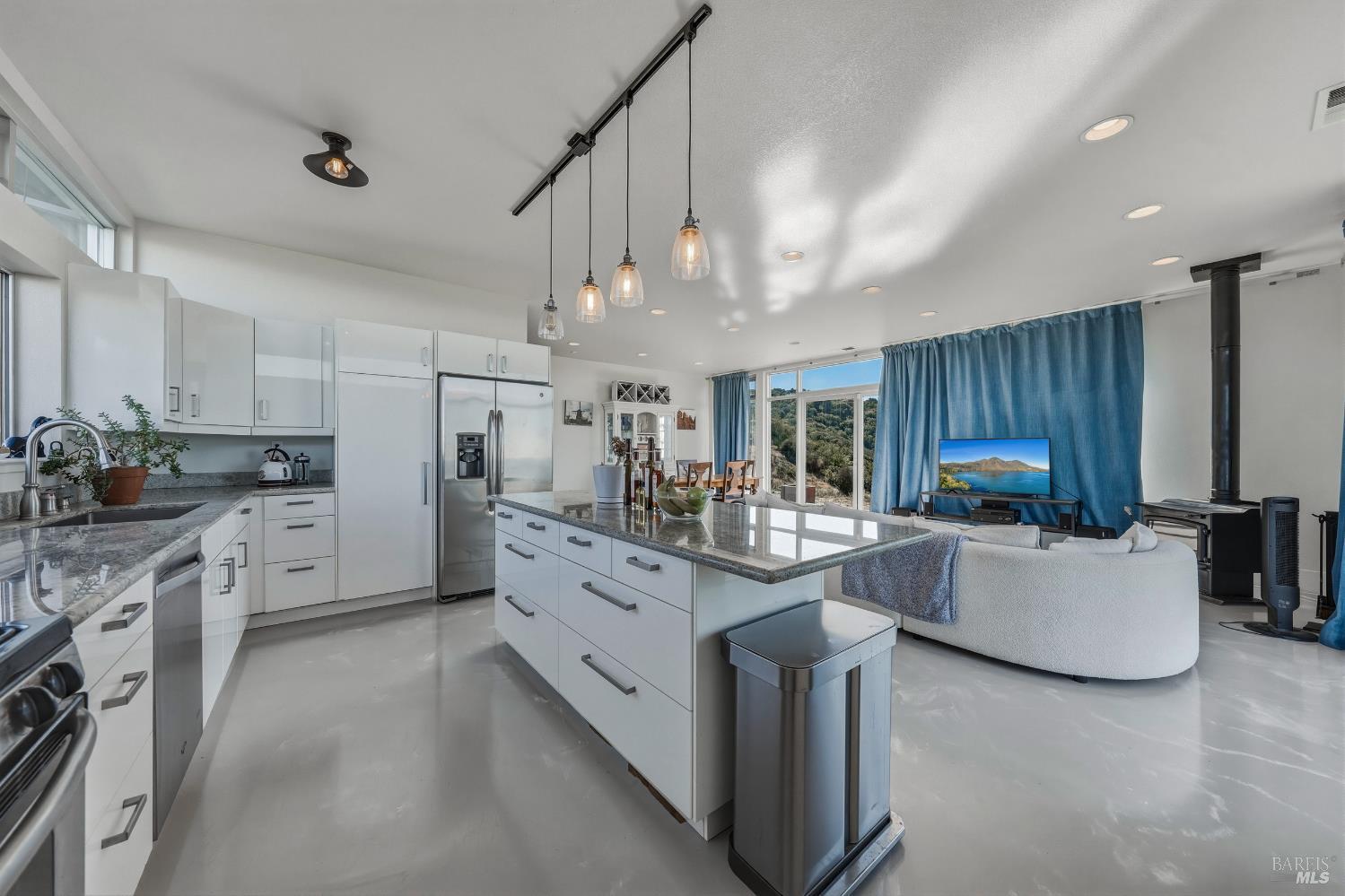 8435 W Highway 175 Highway Hopland CA 95449
