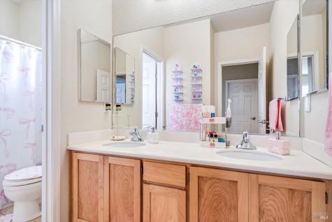 4957 Yeager Drive Santa Rosa CA 95407