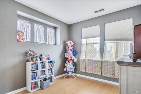 4957 Yeager Drive Santa Rosa CA 95407