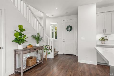 2976 Bay Village Avenue Santa Rosa CA 95403