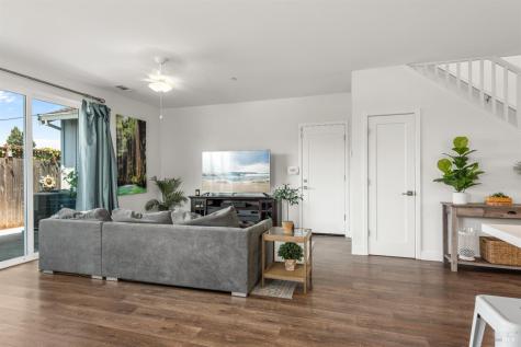 2976 Bay Village Avenue Santa Rosa CA 95403