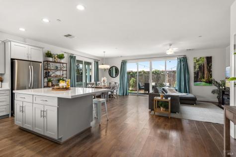 2976 Bay Village Avenue Santa Rosa CA 95403
