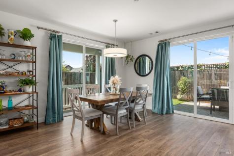 2976 Bay Village Avenue Santa Rosa CA 95403