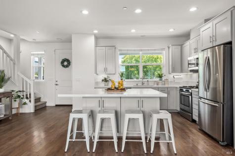 2976 Bay Village Avenue Santa Rosa CA 95403