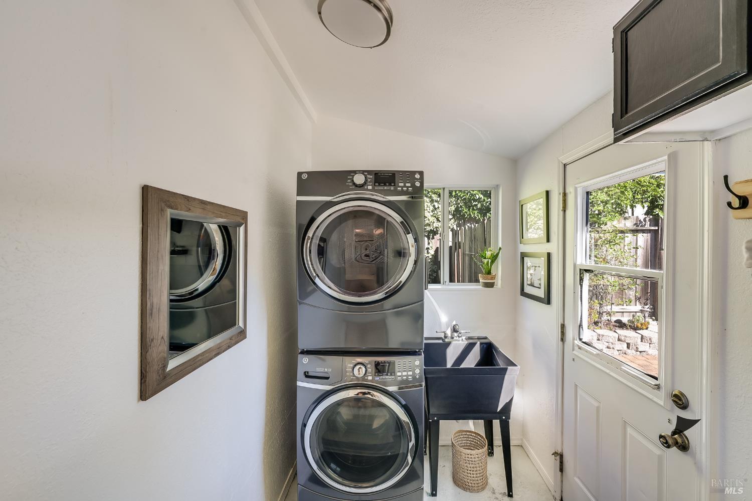 679 Cherry Street Novato CA 94945