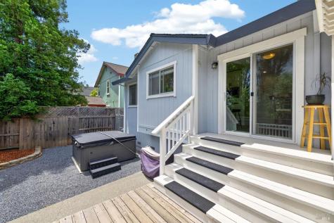 3532 Banyan Street Santa Rosa CA 95403
