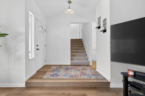 3532 Banyan Street Santa Rosa CA 95403