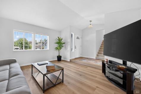 3532 Banyan Street Santa Rosa CA 95403