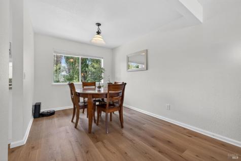 3532 Banyan Street Santa Rosa CA 95403