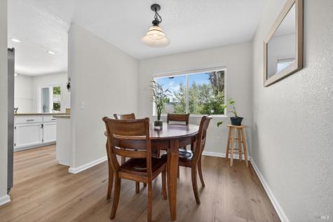 3532 Banyan Street Santa Rosa CA 95403