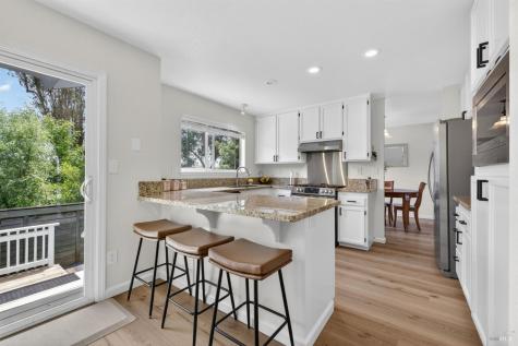 3532 Banyan Street Santa Rosa CA 95403