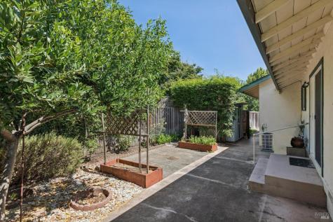 230 Flint Court Sonoma CA 95476