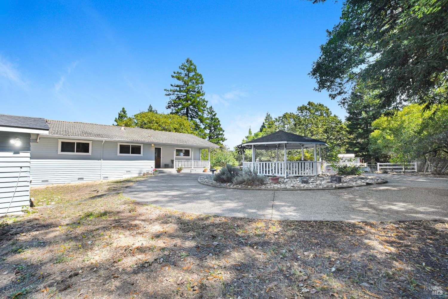 530 Bloomfield Road Sebastopol CA 95472