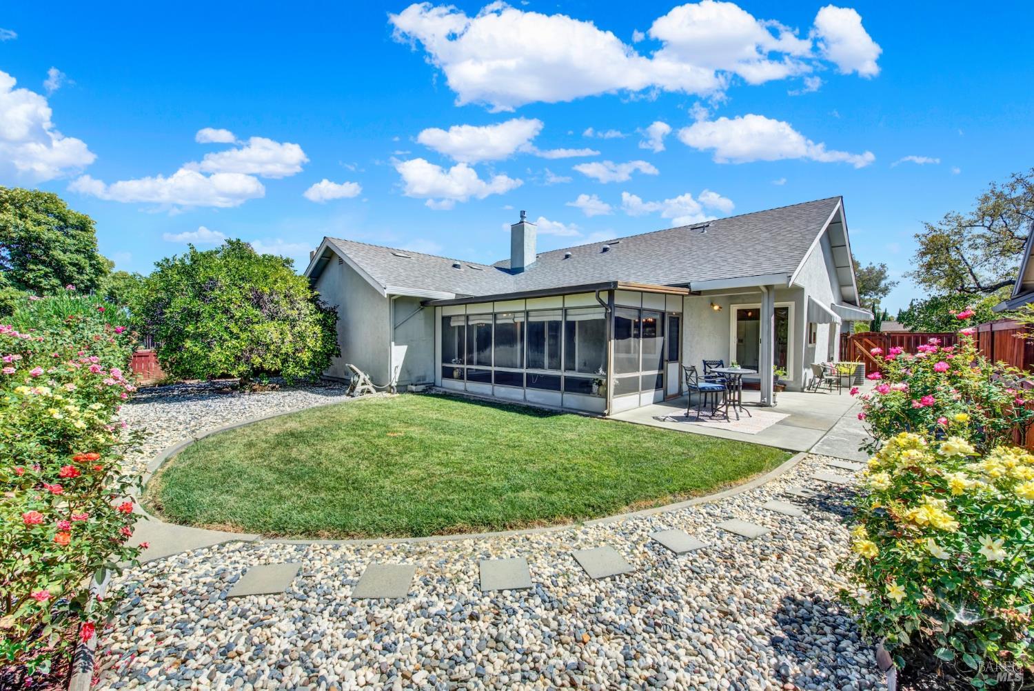 202 White Sands Drive Vacaville CA 95687