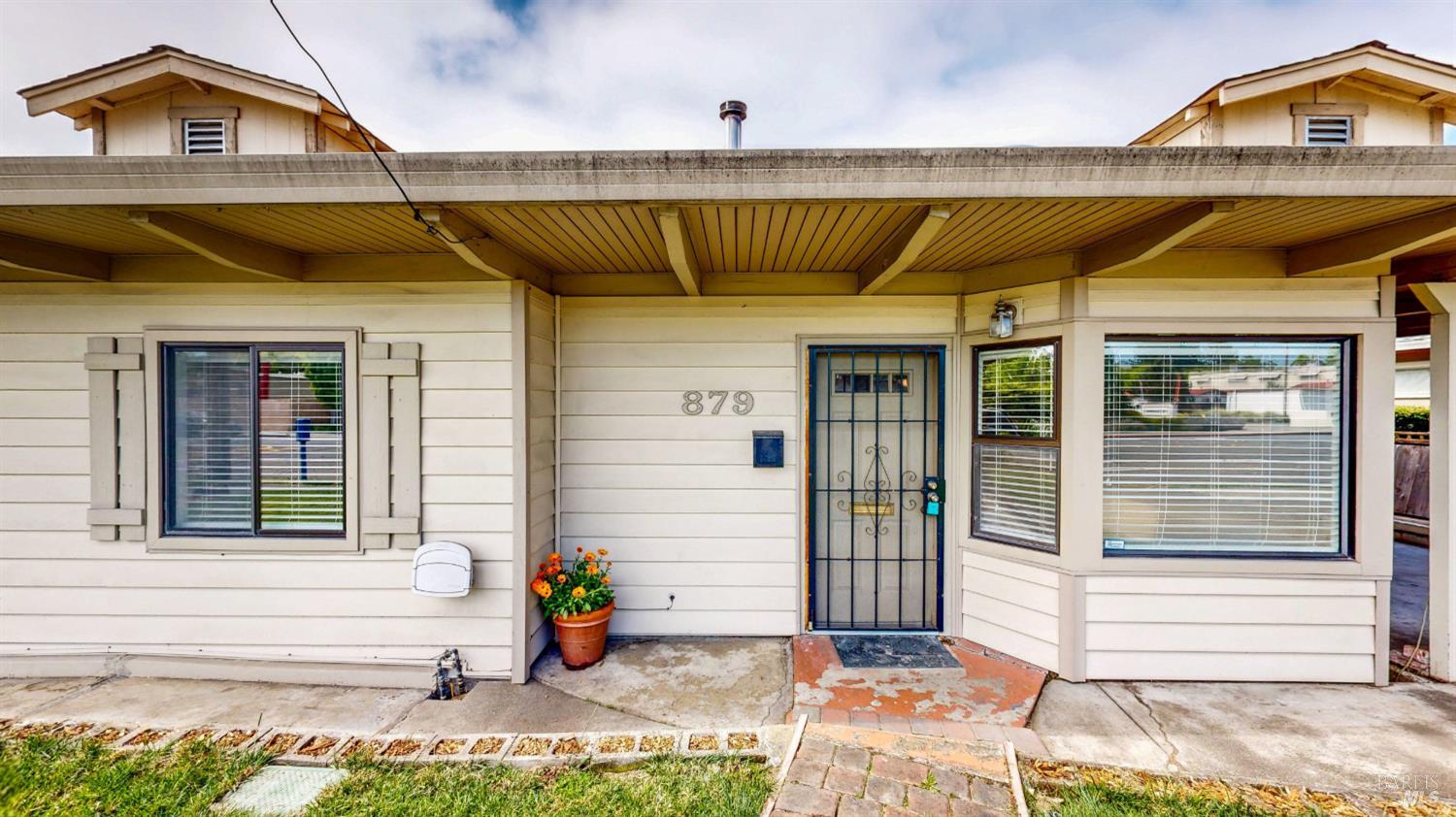 879 Yulupa Avenue Santa Rosa CA 95405
