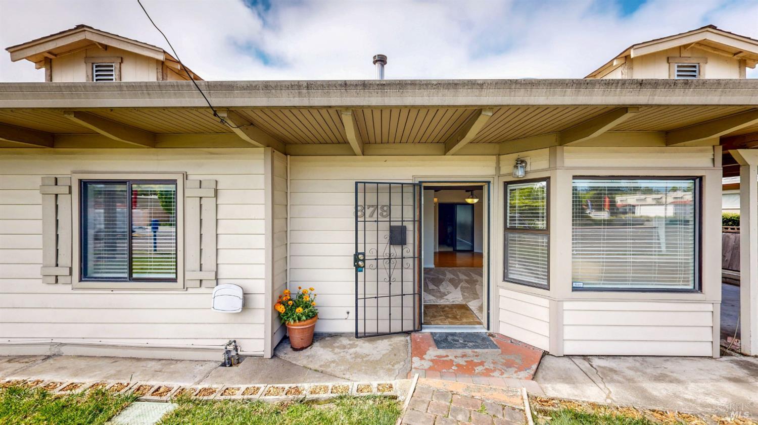 879 Yulupa Avenue Santa Rosa CA 95405