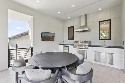 3758 Skyfarm Drive Santa Rosa CA 95403