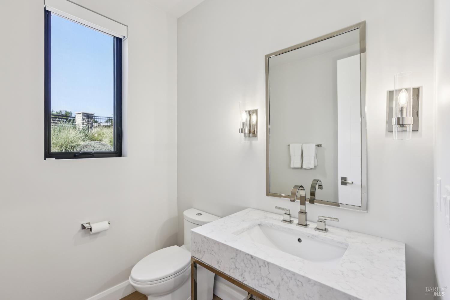 3758 Skyfarm Drive Santa Rosa CA 95403