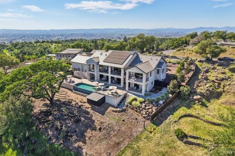 3758 Skyfarm Drive Santa Rosa CA 95403
