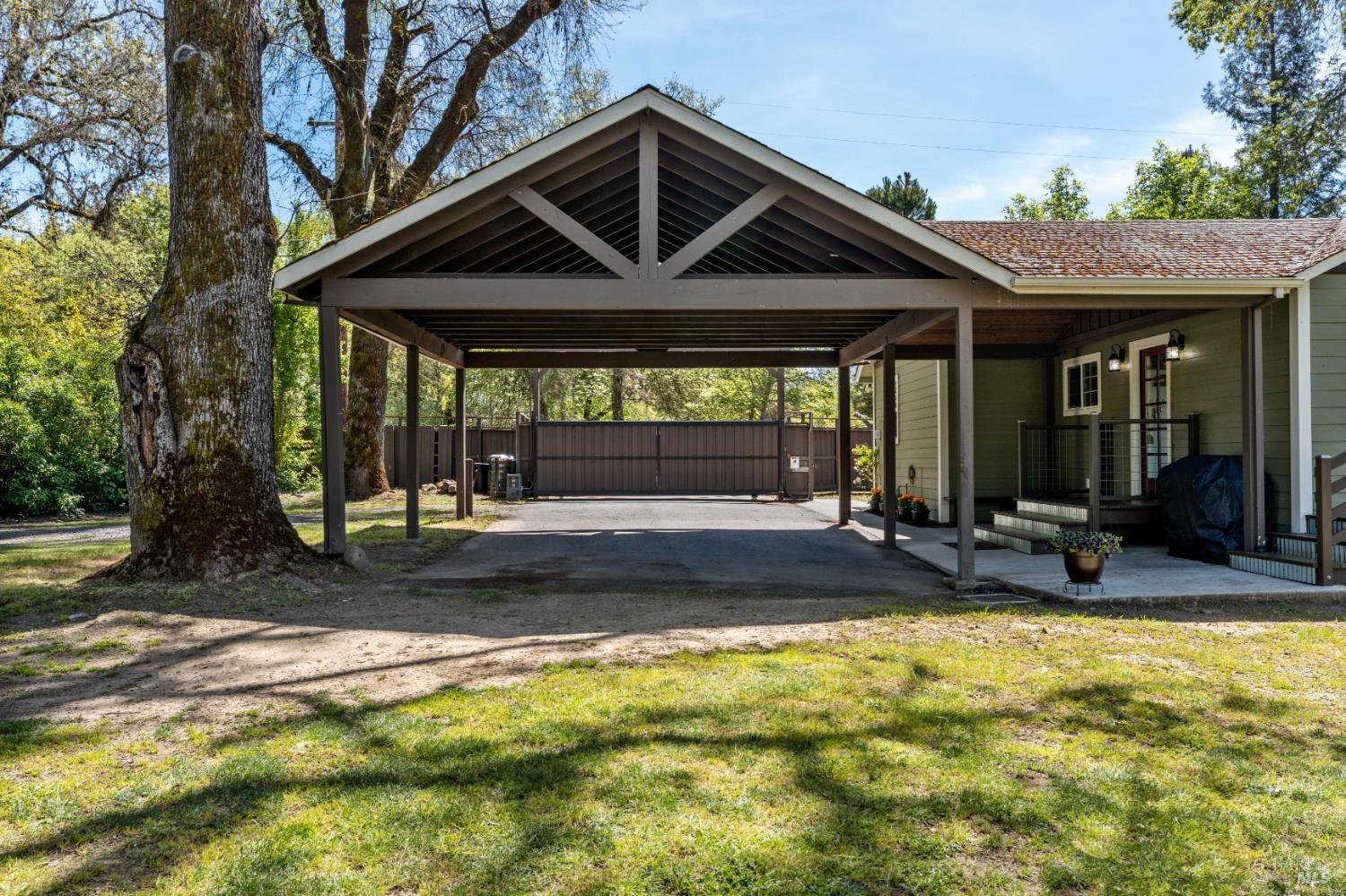 2150 Valley Road Willits CA 95490